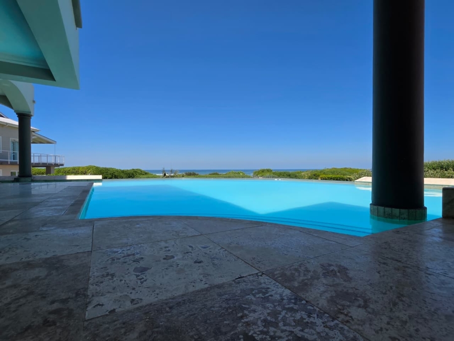 6 Bedroom Property for Sale in Myoli Beach Western Cape